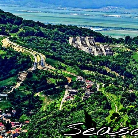 Seasons Mountain Suite Braşov Exteriör bild